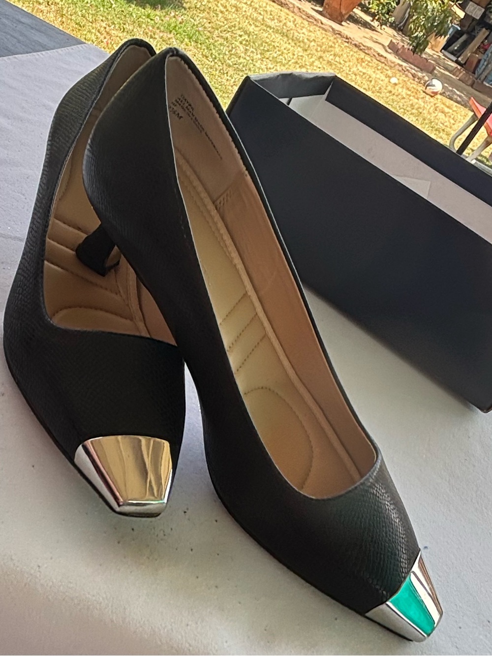 Adrienne vittadini  Black Pointed Toe Pumps with Metallic Cap 1 “ Kitty heels